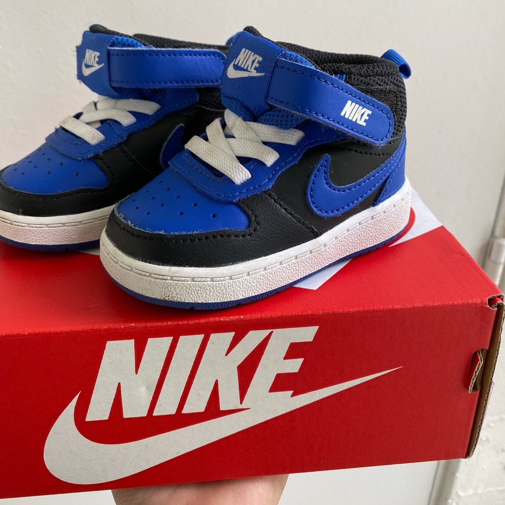 Nike Court Borough Mid 2 Shoes